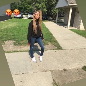 Meet your Posher, Brandi